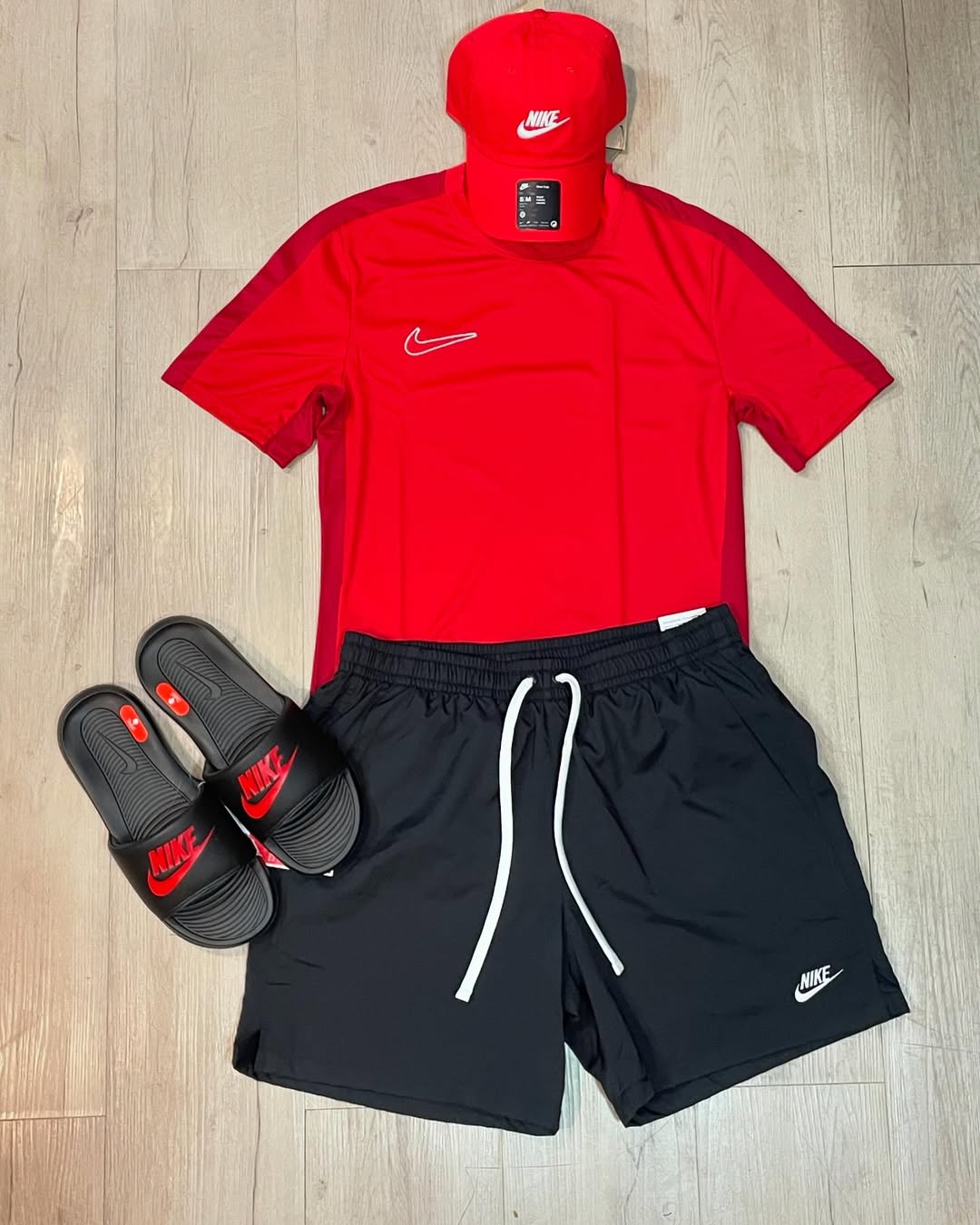 KIT NK ACADEMY COM BONÉ E SLIDE VICTORI ONE