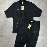 Conjunto NK Dri-Fit 2021 (Branco e Preto)