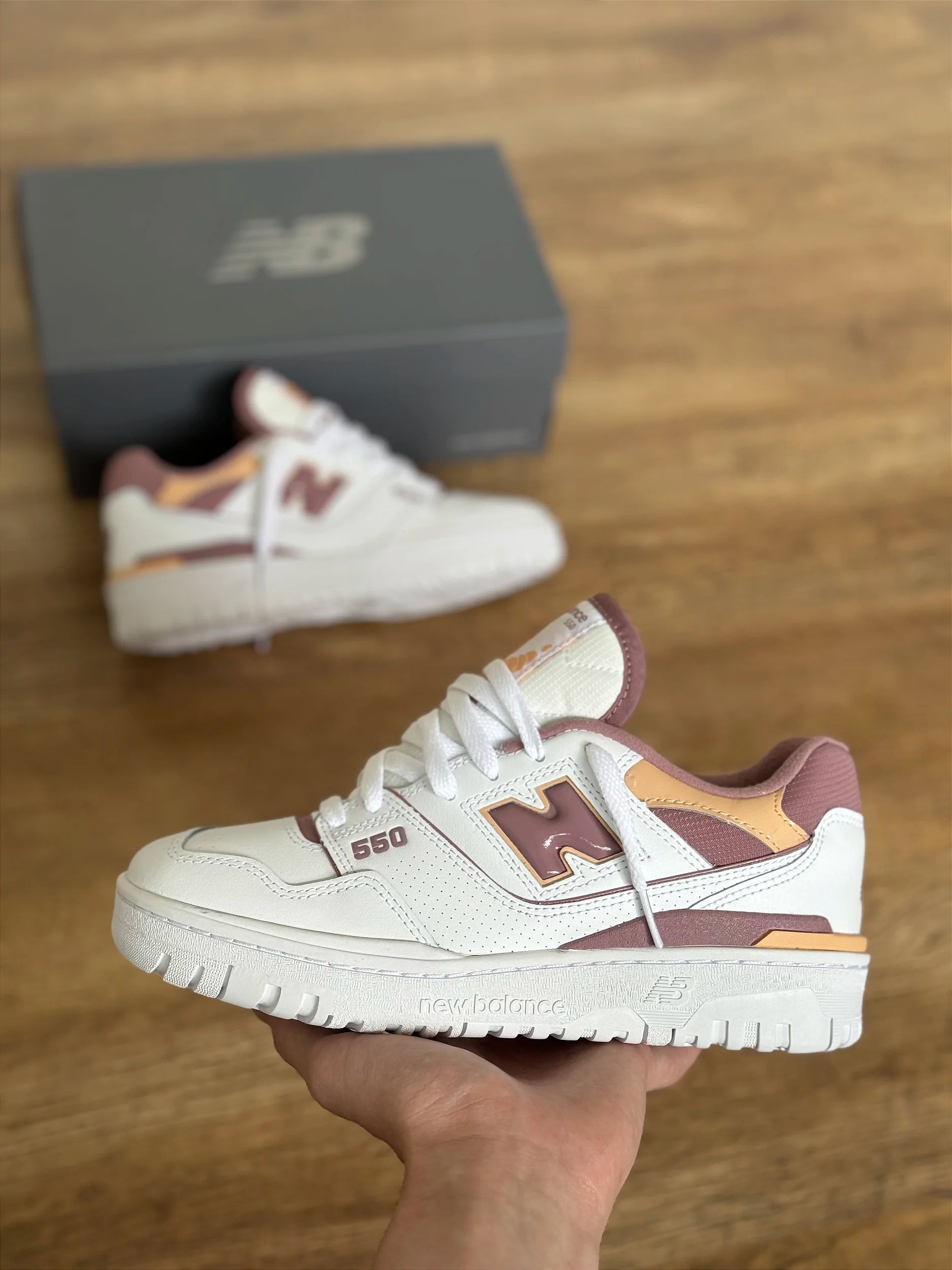 NEW BALANCE 550 (branco/rosa)
