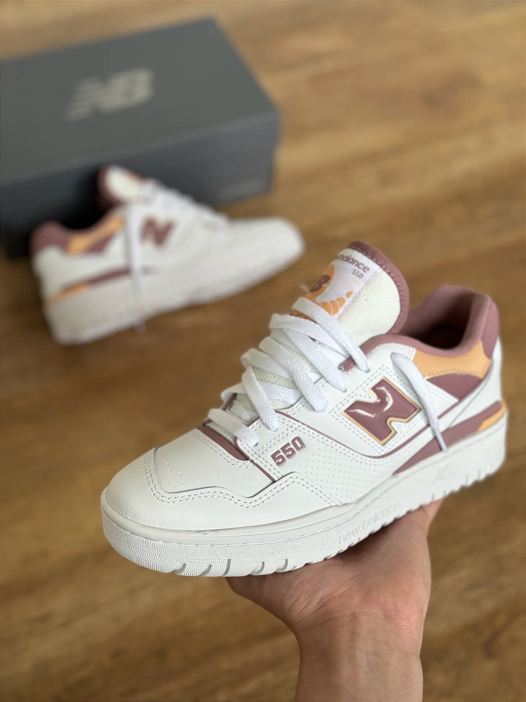 NEW BALANCE 550 (branco/rosa)