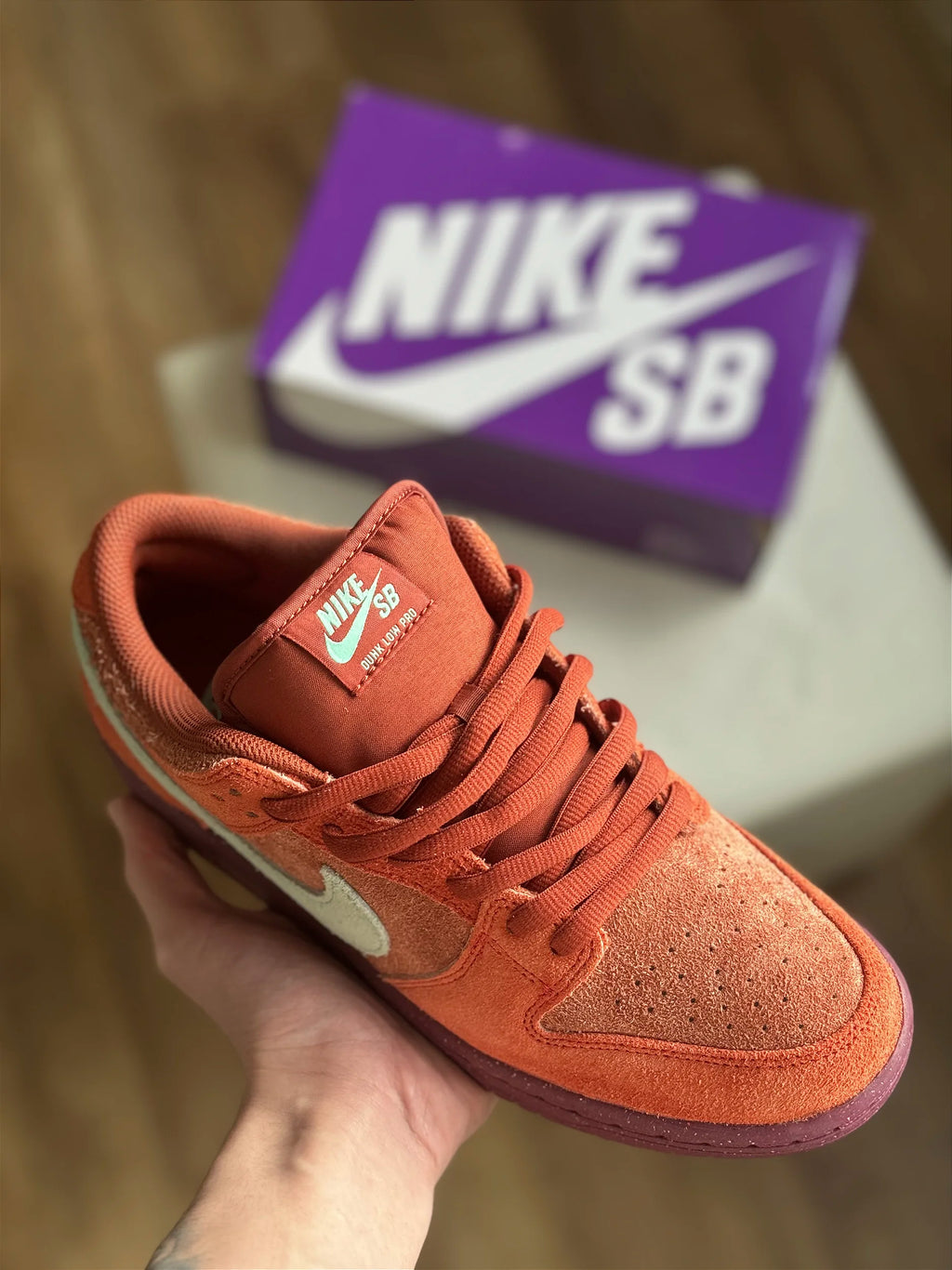 NIKE SB DUNK LOW PRO “Mystic Red”